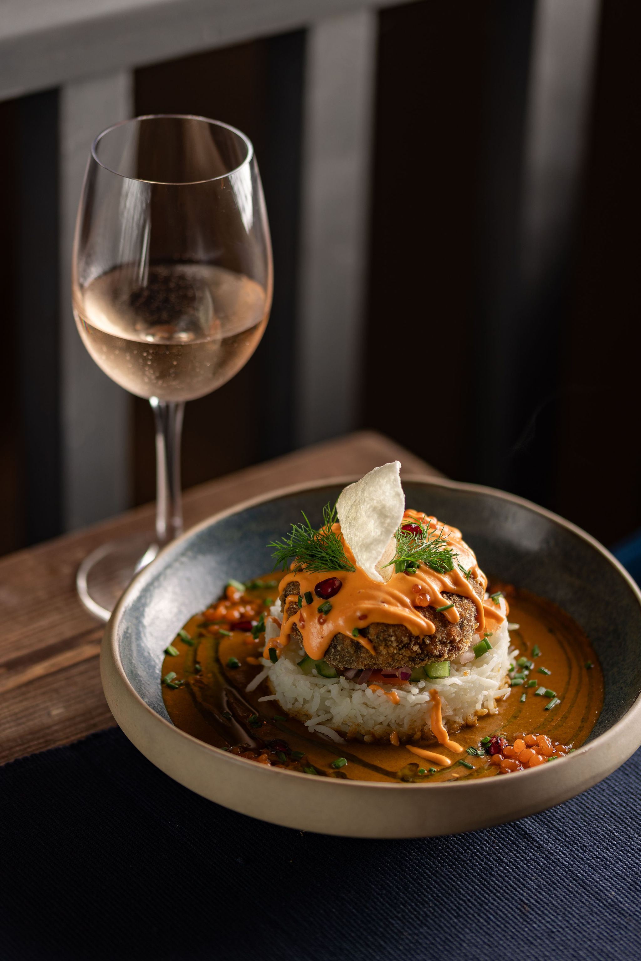 Dahi puri at Késarum — crispy mini puri shells with yoghurt, chutneys and herbs